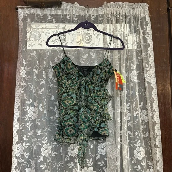 Laundry size Small / silk /new beautiful lightweight summer spaghetti strap tank - Picture 1 of 6